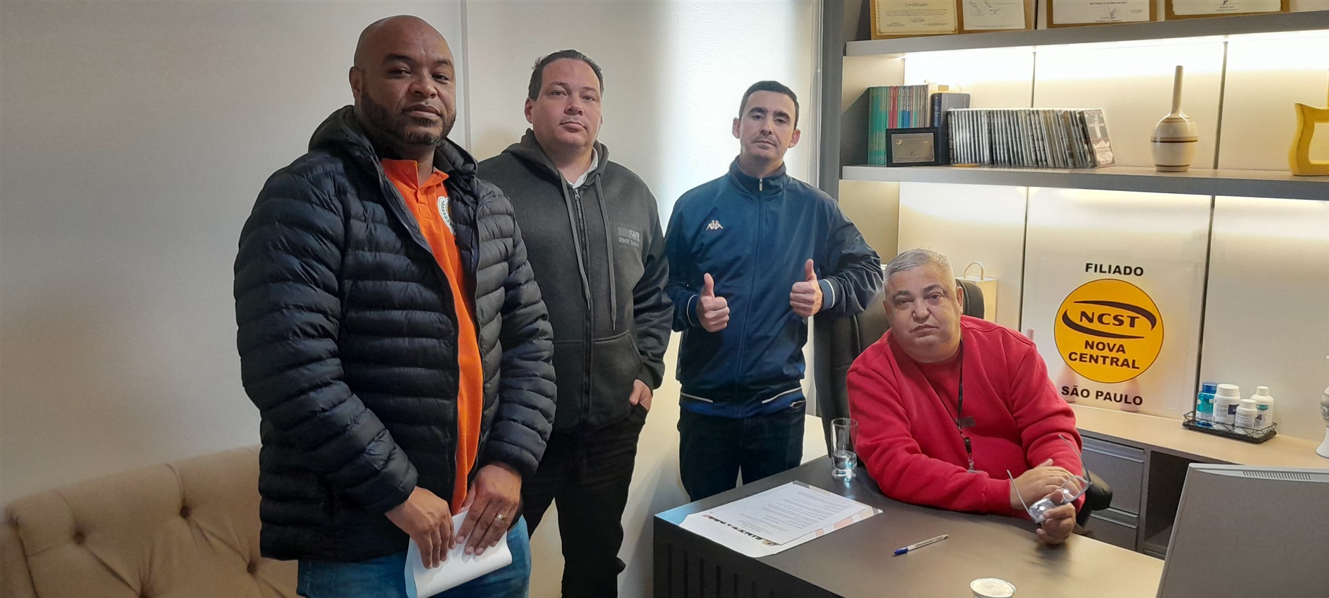 Capa da galeria Diretoria unida, alinhando estratégia para fortalecer a categoria.